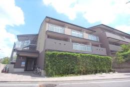 ランブラス衣笠外観写真