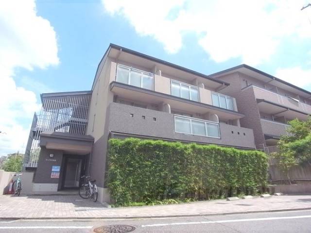 ランブラス衣笠外観写真1