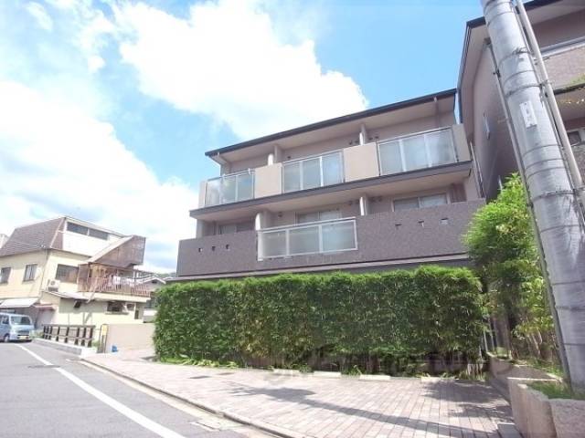 ランブラス衣笠外観写真2