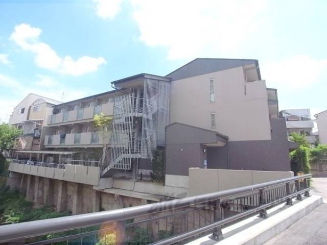 ランブラス衣笠外観写真3