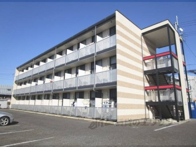 レオパレスＲａｃｏｏｎＤ５外観写真1