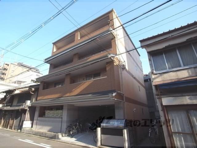 NEXT STAGE 烏丸御池外観写真1