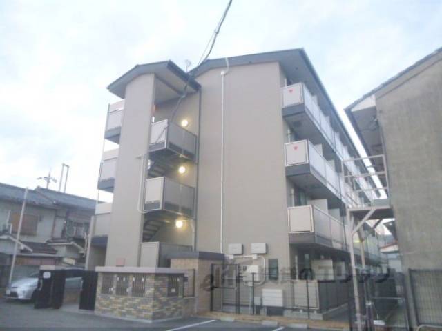 レオパレスALTA5外観写真1