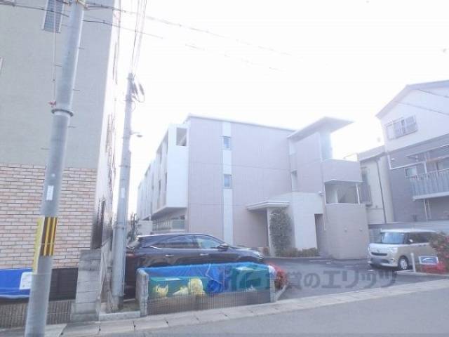 ウイング西院外観写真2