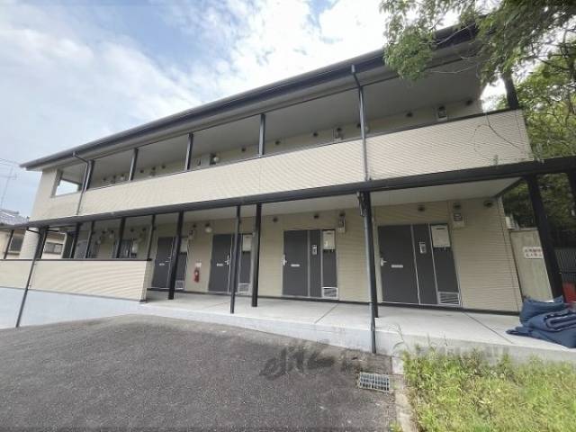 レオパレス石塚外観写真1