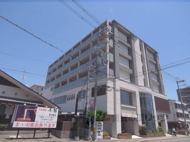 ヴァンヴェルデ西京極外観写真1