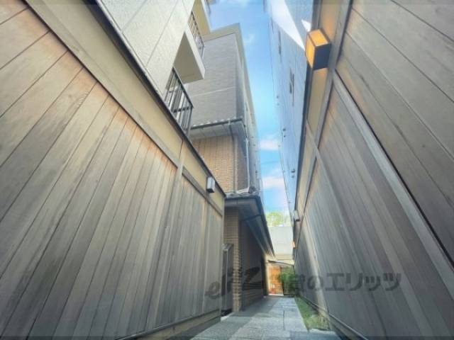 雅綾小路外観写真3