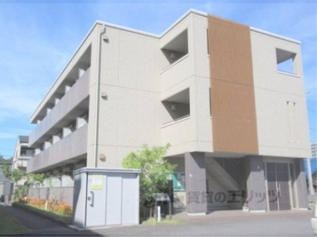 カームリーコート外観写真1