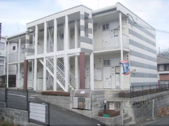 レオパレス紅雪南外観写真2