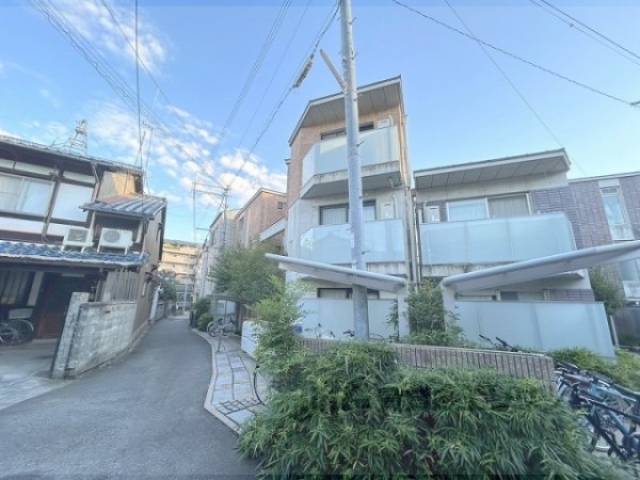 Ｅａｓｔ　ｃｏｕｒｔ　北白川外観写真1