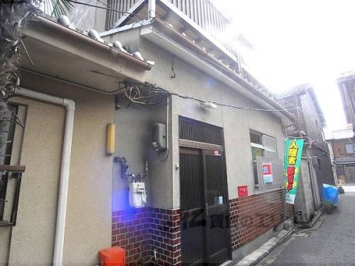 西院駅より徒歩6分 築70年10ヶ月 2階建の賃貸物件
