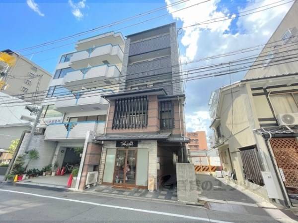 068151の外観写真