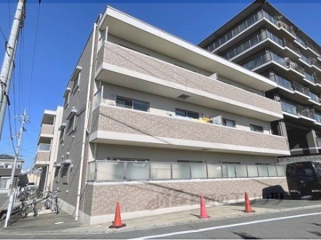 ラペルルエスト外観写真3