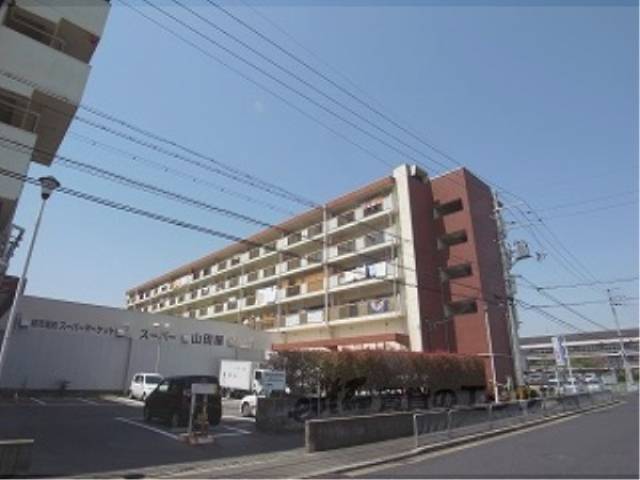 桃山南団地１号棟外観写真2