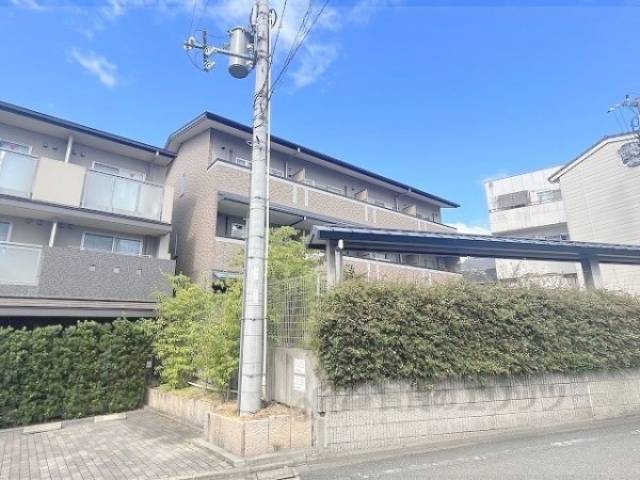 ソレイユ京衣笠外観写真1