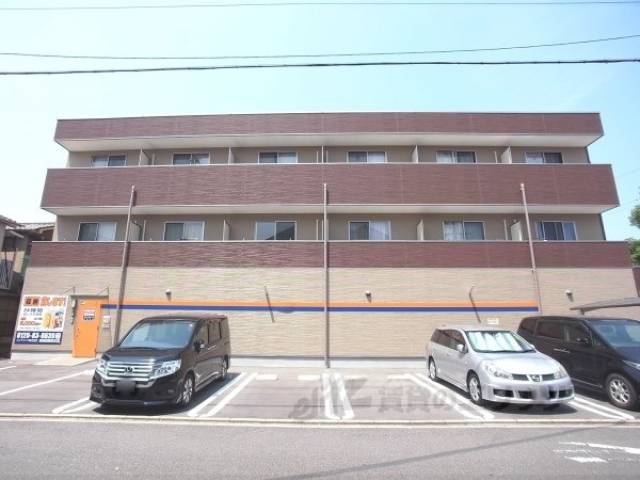アヴェニール深草外観写真2