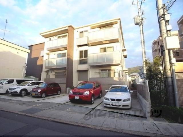 シャーメゾン音羽草田町外観写真1