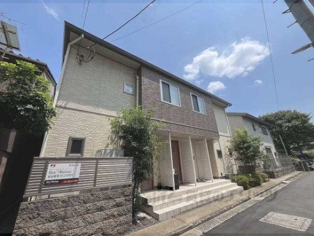 シャーメゾン比永城外観写真1