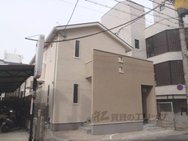 カーサヴィレッジ桂外観写真1