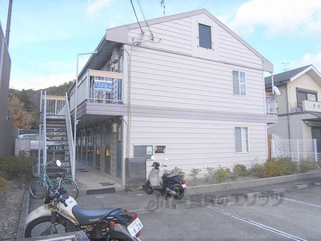 ヴィレッジ岩倉外観写真1