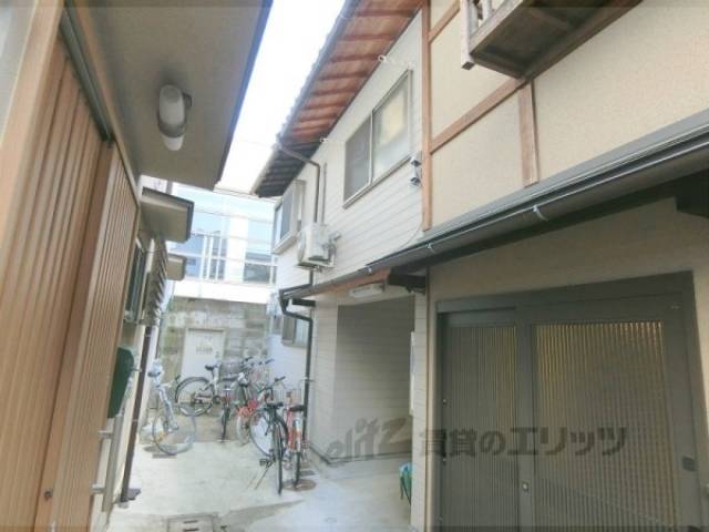 今出川シェアハウス外観写真2