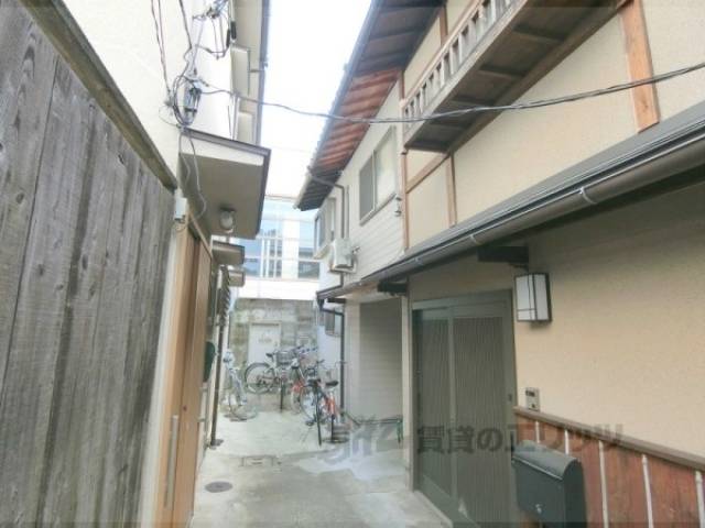 今出川シェアハウス外観写真3