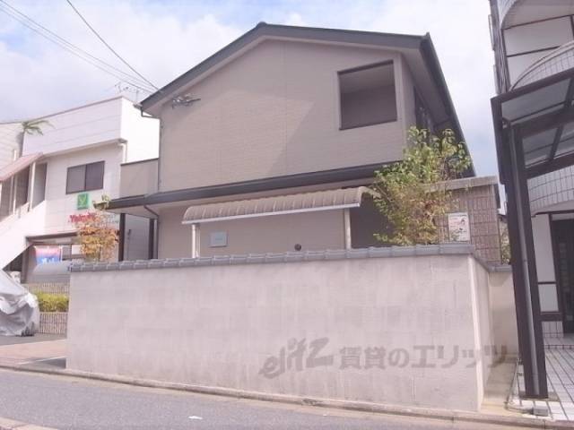 レオパレス七本松外観写真3