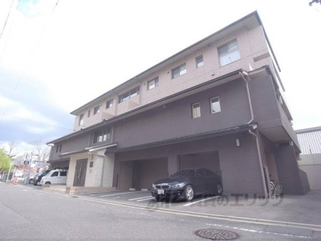 セレーナ白梅町外観写真2