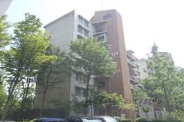 洛西境谷東団地１０号棟外観写真