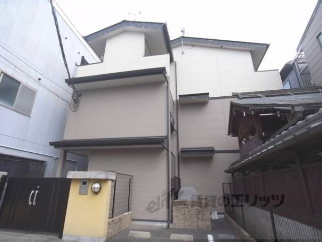 レオパレスプレミエ　エトワール外観写真1