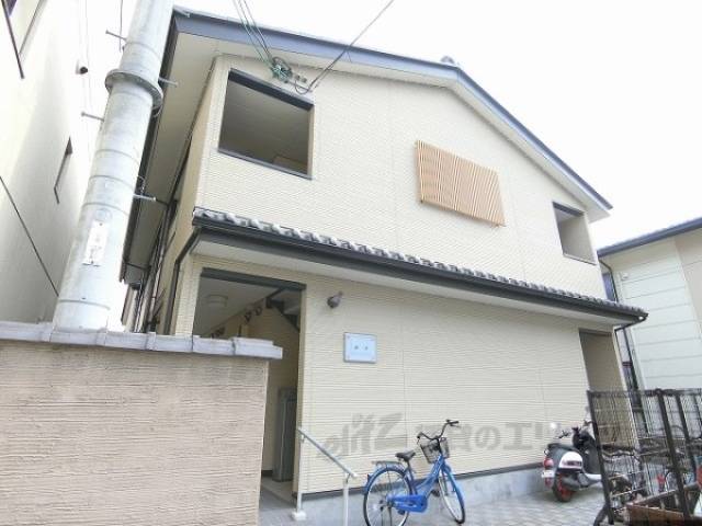 レオパレス東寺外観写真1