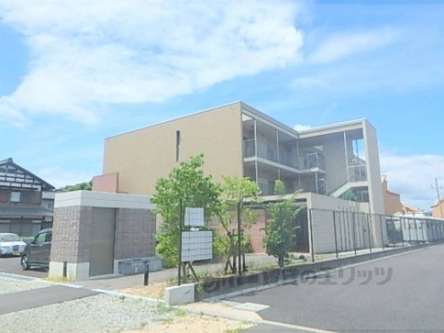 ガーデンパーク外観写真1