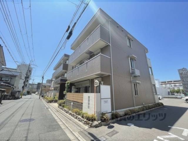 グランシャリオ西院外観写真2