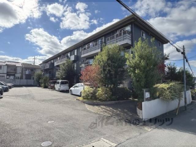 ＶＩＬＬＡ　ＥＡＳＴ外観写真1
