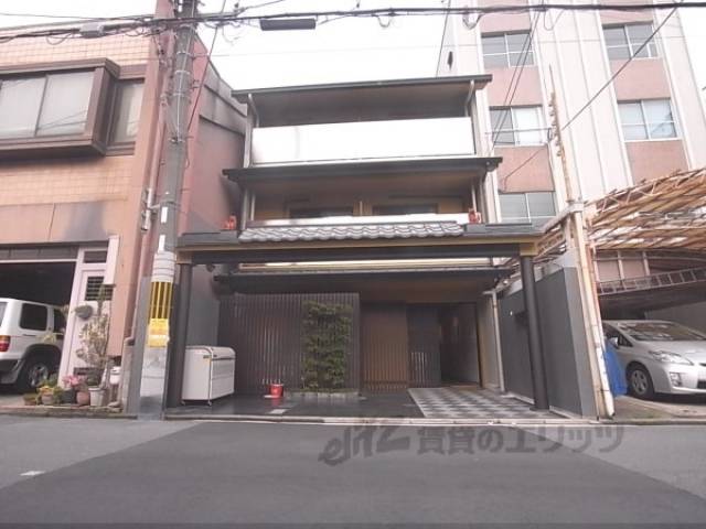 ドムール烏丸五条外観写真1
