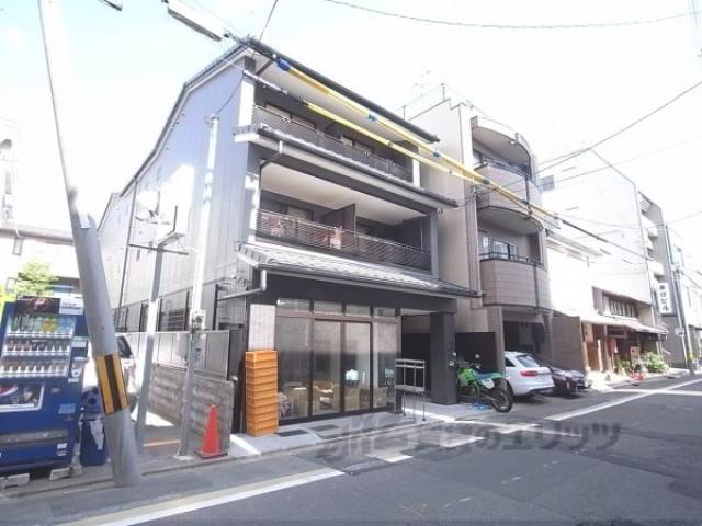 シャトウ・リクセリオント御所南外観写真1
