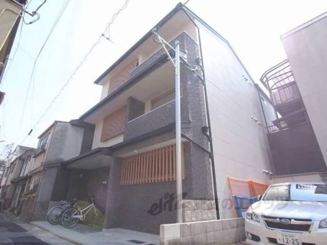 WEST9五条烏丸外観写真1