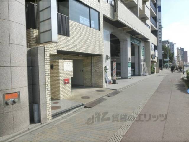 ライオンズマンション四条大宮外観写真3