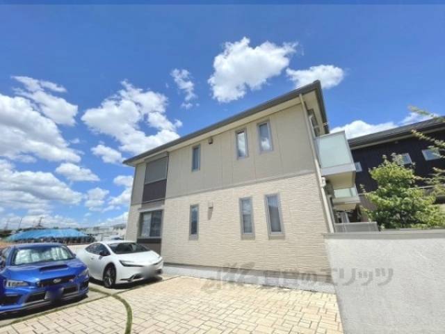 シャーメゾンルンガルノ外観写真1