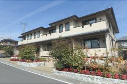 ロイヤルクレセント外観写真