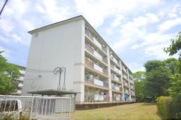 小栗栖北団地18棟外観写真