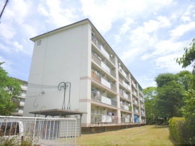 小栗栖北団地18棟外観写真1