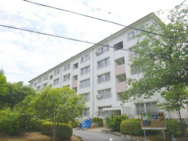 小栗栖北団地18棟外観写真2