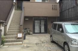 姥ケ寺之前町1階事務所外観写真