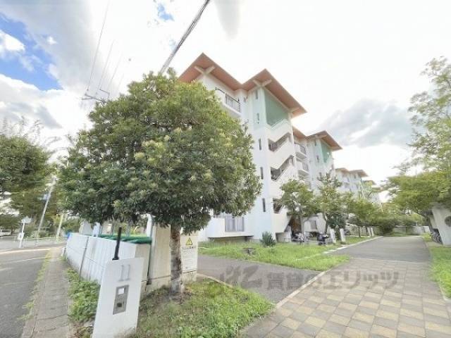 花園団地11号棟外観写真1