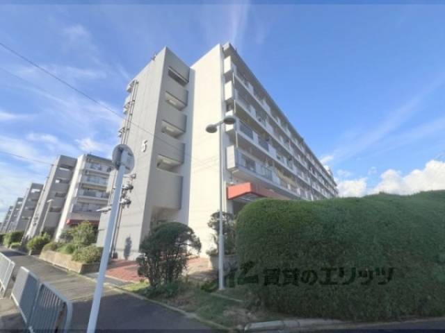 桃山南団地5号棟外観写真1