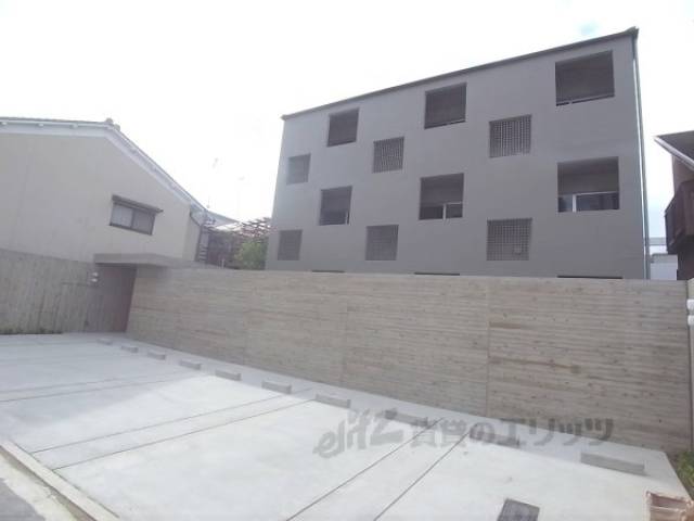 モノコモドウエスト外観写真1