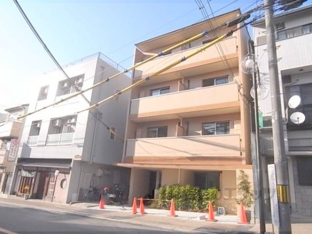 セーイ・サーリチェ外観写真2