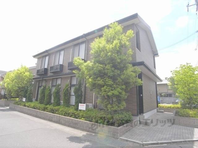 レオパレスセヴィル宝ヶ池外観写真1