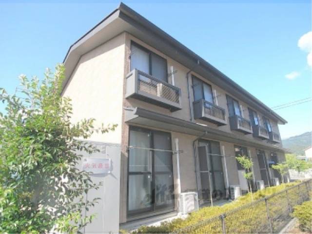 レオパレスアジェル岩倉南２外観写真1